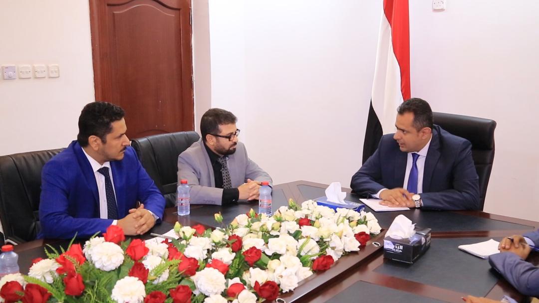 رئيس الوزراء يؤكد عزم وجدية الحكومة في اتخاذ إجراءات حازمة لمكافحة الفساد