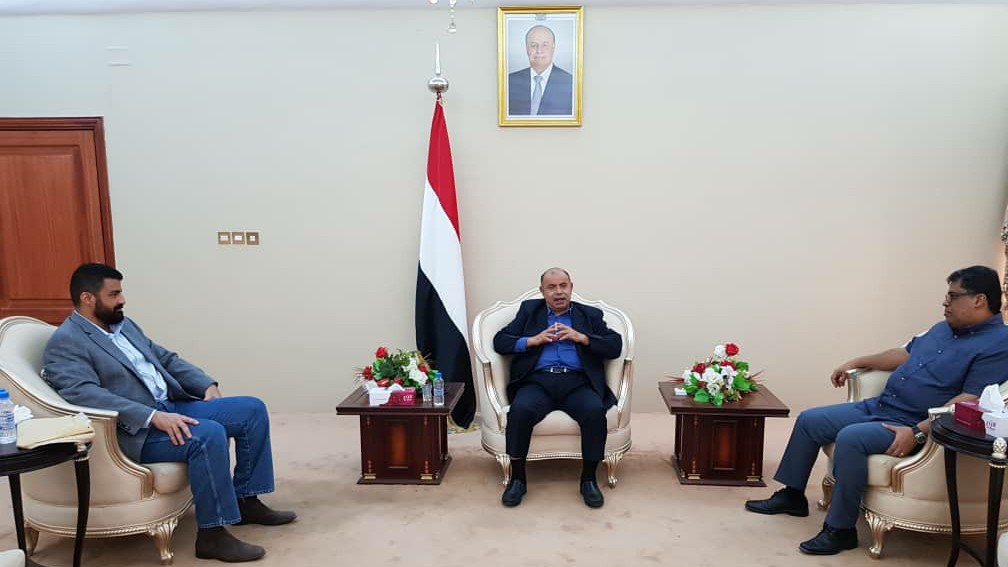نائب رئيس الوزراء الدكتور سالم الخنبشي يجتمع بقيادة السلطة المحلية بعدن