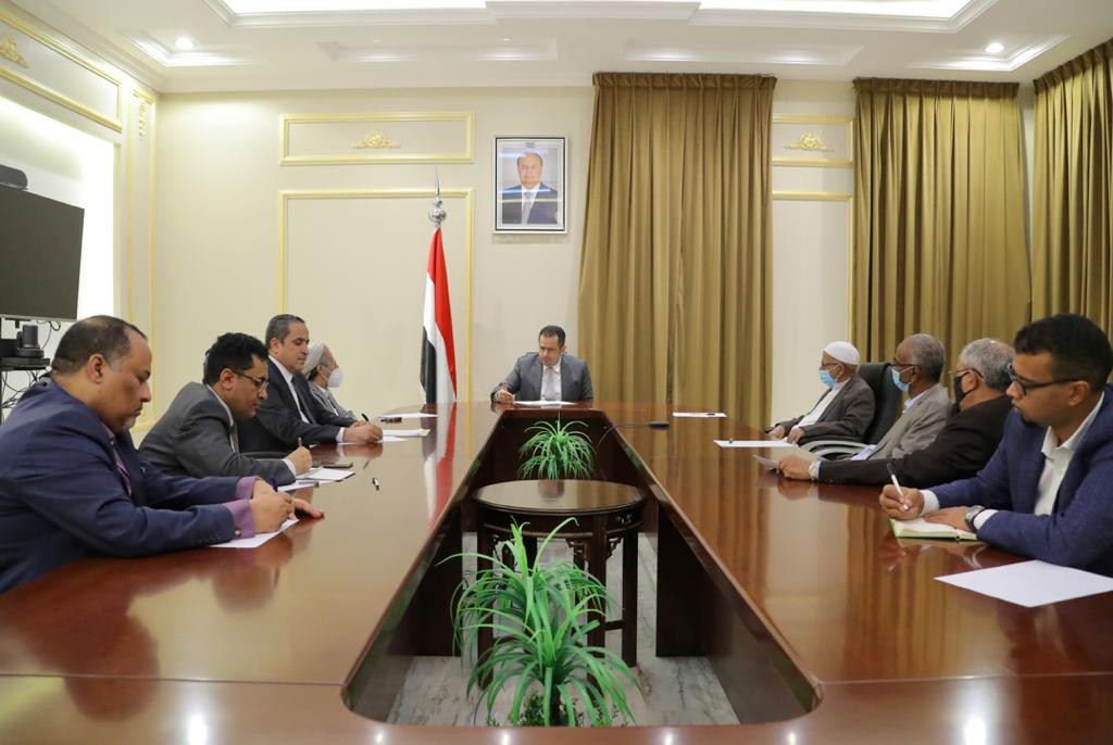 رئيس الوزراء د.معين مع قيادة حزب الإصلاح