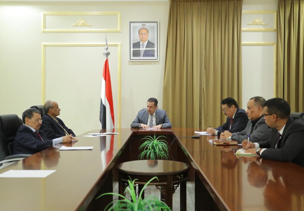 رئيس الوزراء مع الحزب الناصري