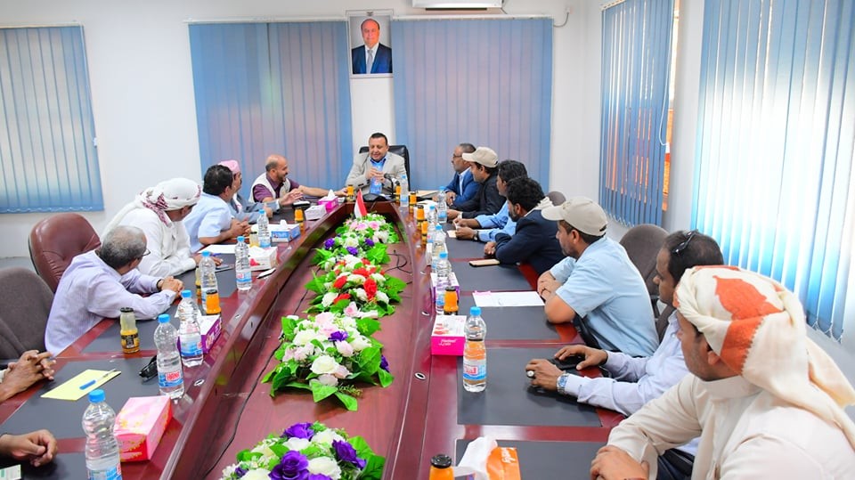 خلال الاجتماع