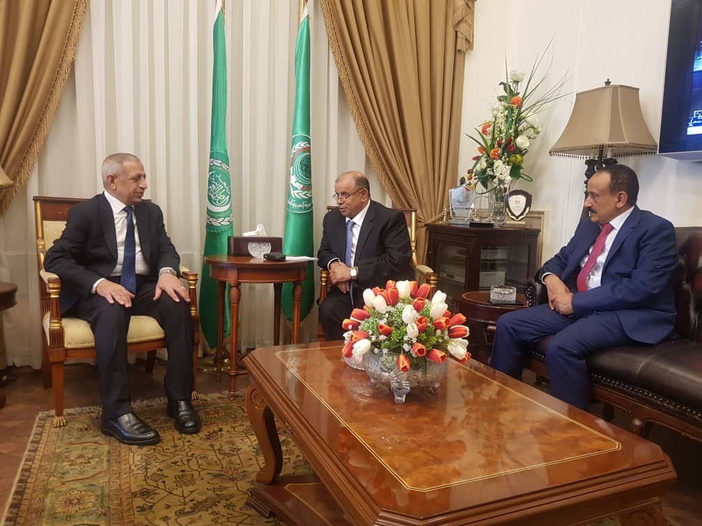 نائب رئيس الوزراء مع رئيس الأكاديمية العربية للعلوم والتكنولوجيا
