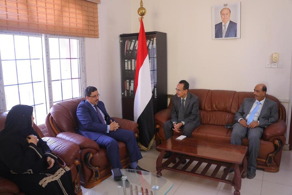 وزير الخارجية يلتقي موظفي ديوان الوزارة