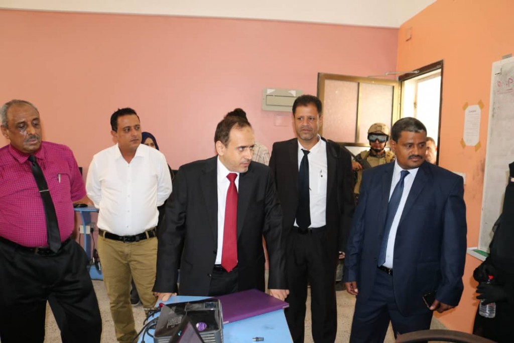 وزير التعليم العالي خلال زيارته