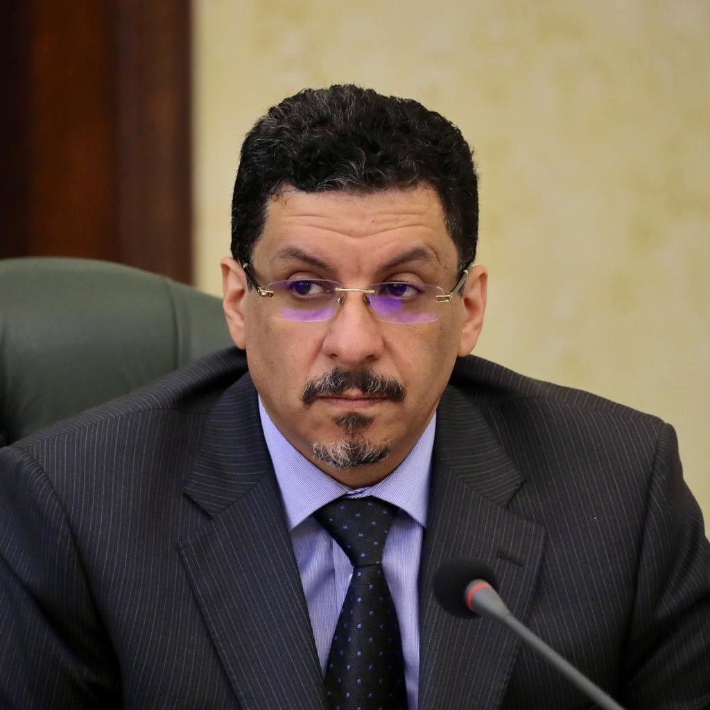 وزير الخارجية وشؤون المغتربين د. أحمد عوض بن مبارك