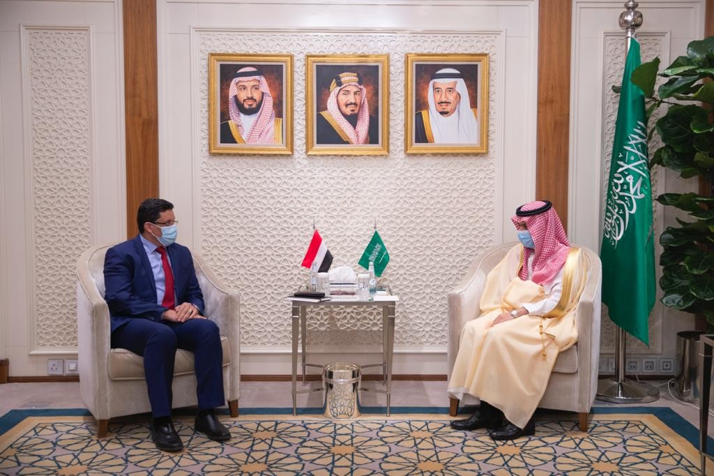 وزير الخارجية مع نظيره السعودي