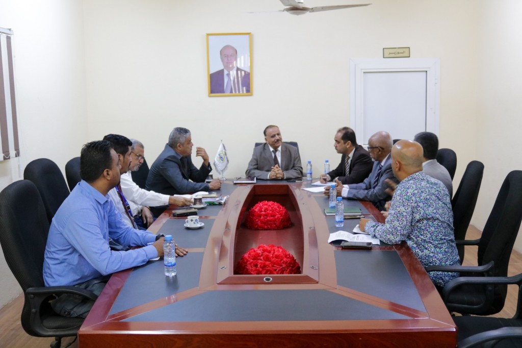 وزير النقل خلال الاجتماع