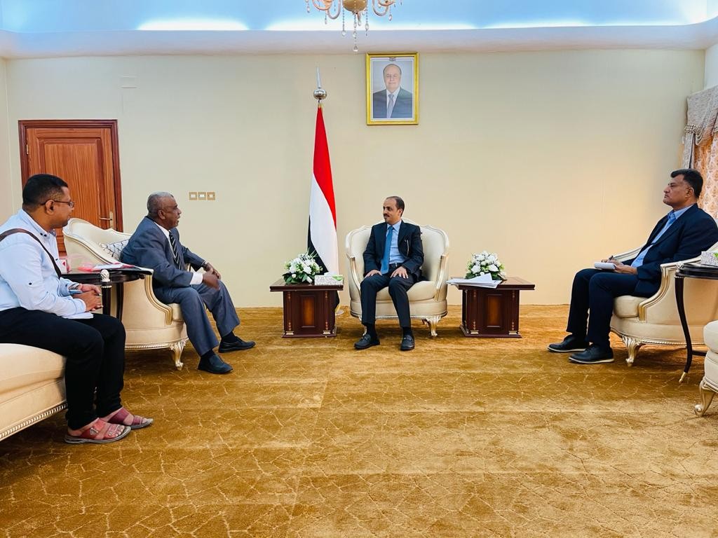 وزير الإعلام والثقافة والسياحة خلال اللقاء