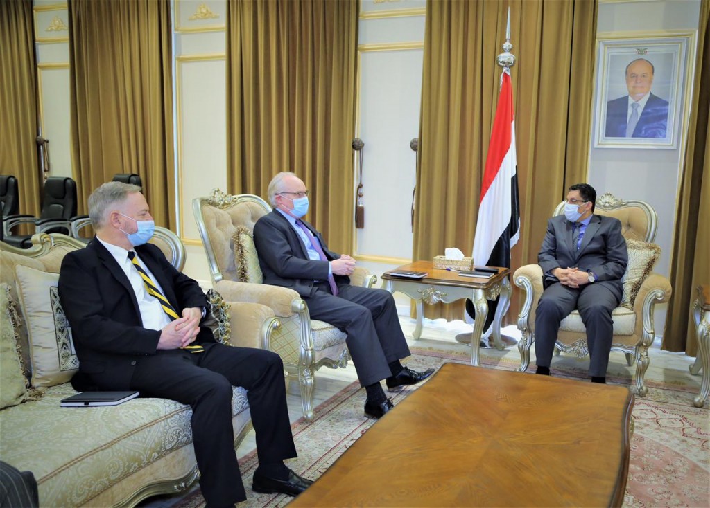 وزير الخارجية مع المبعوث الأمريكي