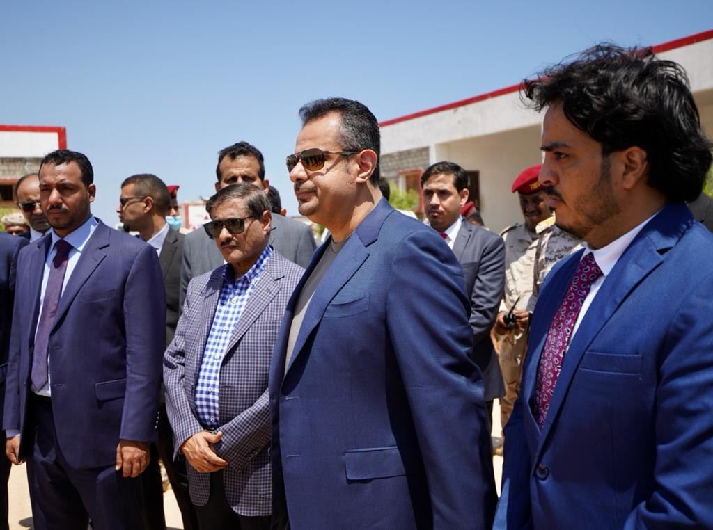 رئيس الوزراء خلال الزيارة التفقدية
