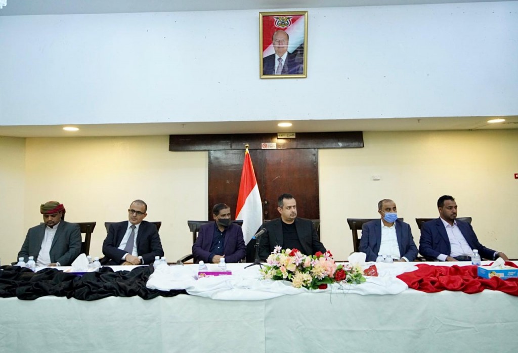 رئيس الوزراء خلال الأمسية الرمضانية بالمكلا