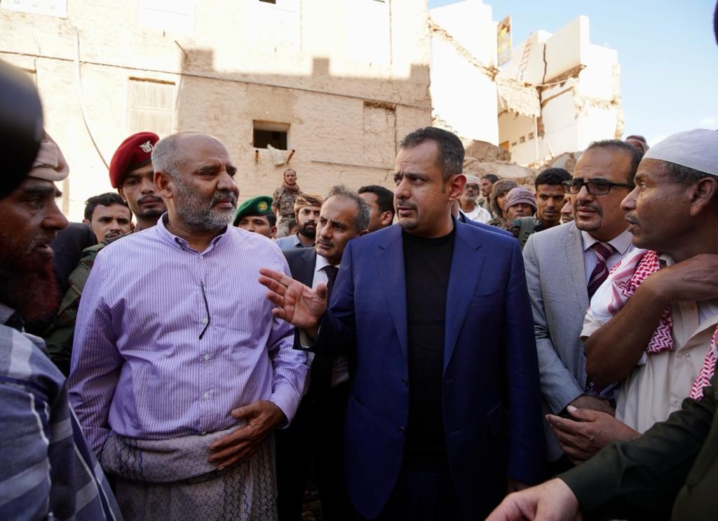 رئيس الوزراء خلال زيارته الميدانية