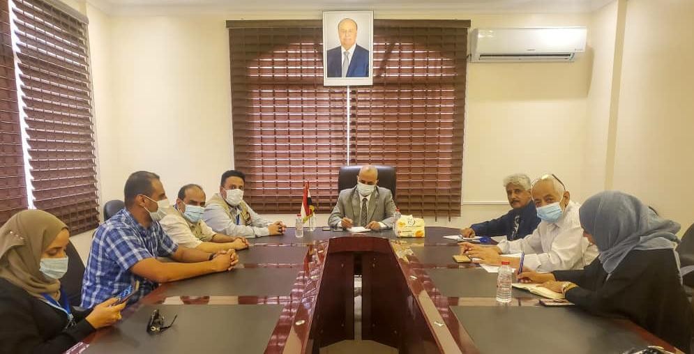 وزير المياه والبيئة خلال اللقاء