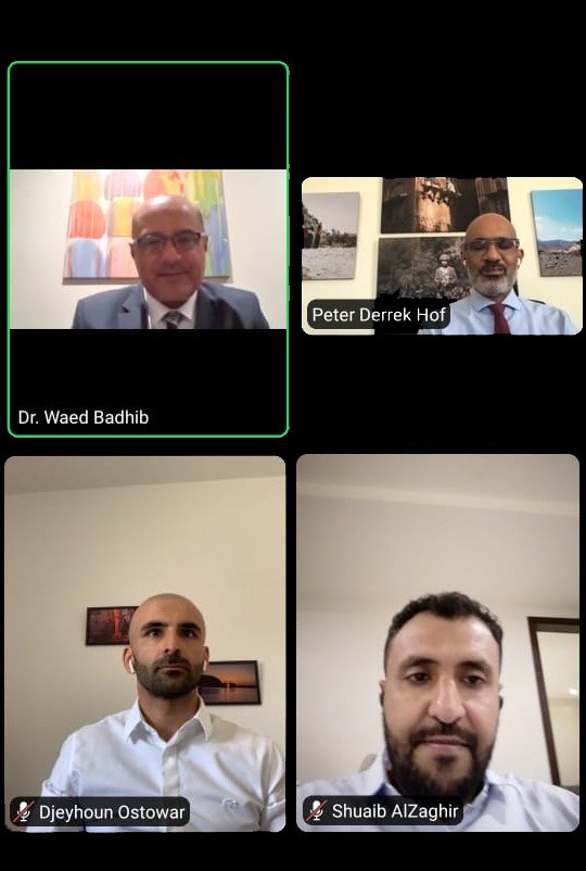 وزير التخطيط خلال اللقاء المرئي