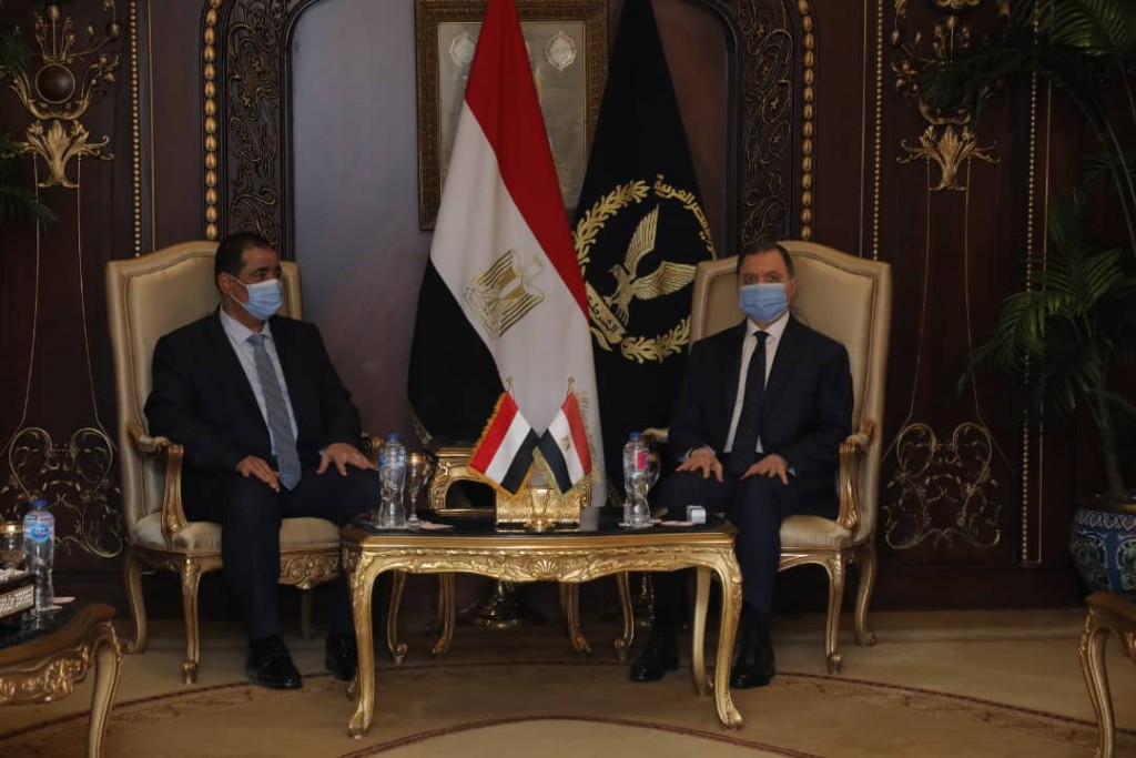 وزير الداخلية مع نظيره المصري