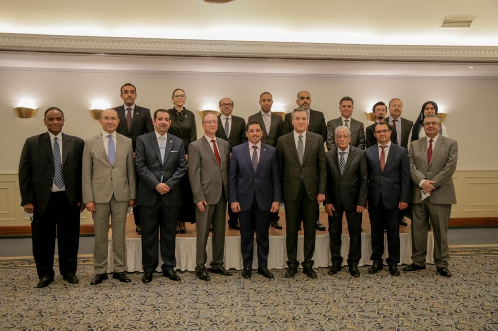 وزير الخارجية مع السفراء العرب