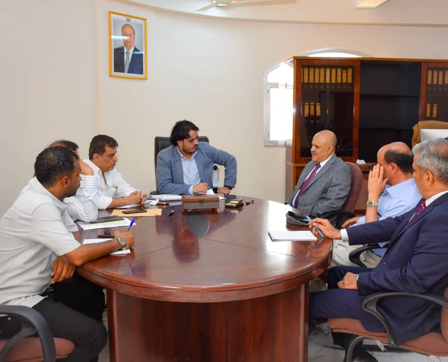 وزير الأشغال العامة والطرق خلال اللقاء
