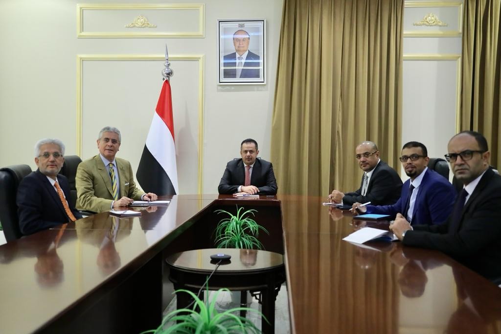 رئيس الوزراء خلال جلسة المباحثات