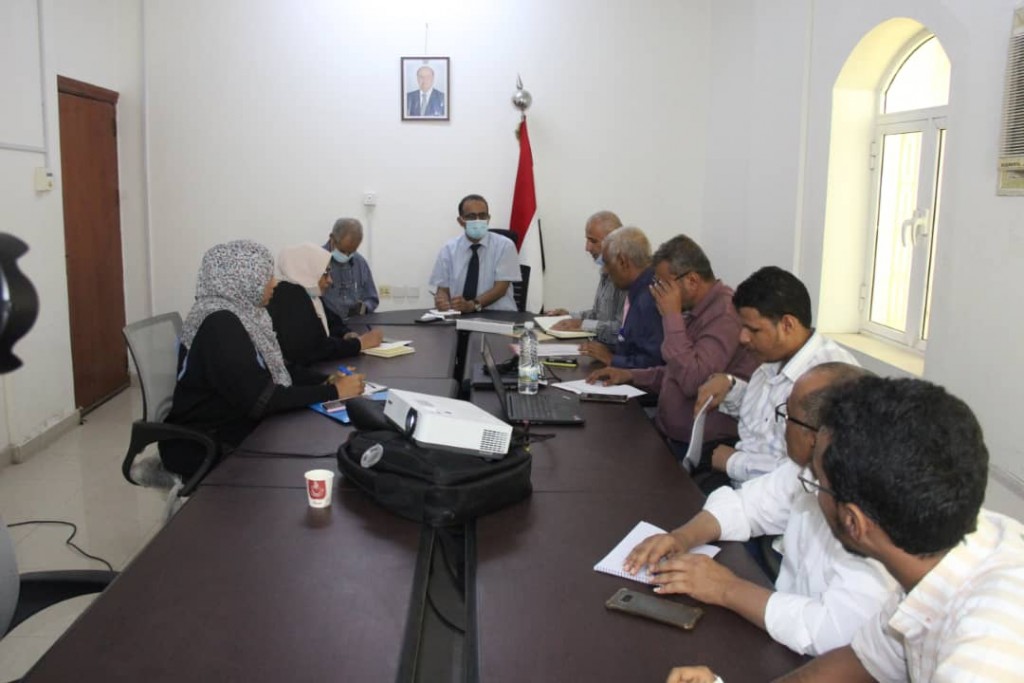 وزير الصحة خلال الاجتماع