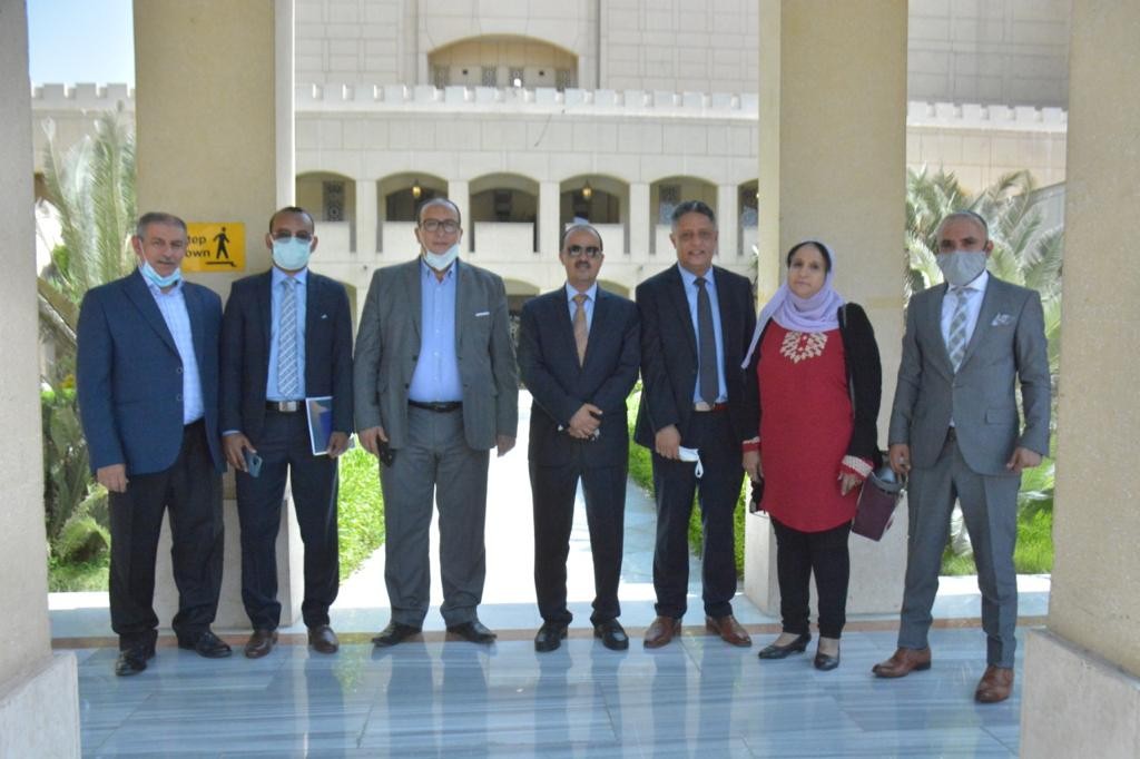 الارياني خلال اللقاء