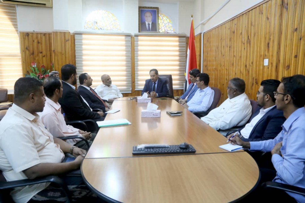 وزير الشباب والرياضة خلال الاجتماع