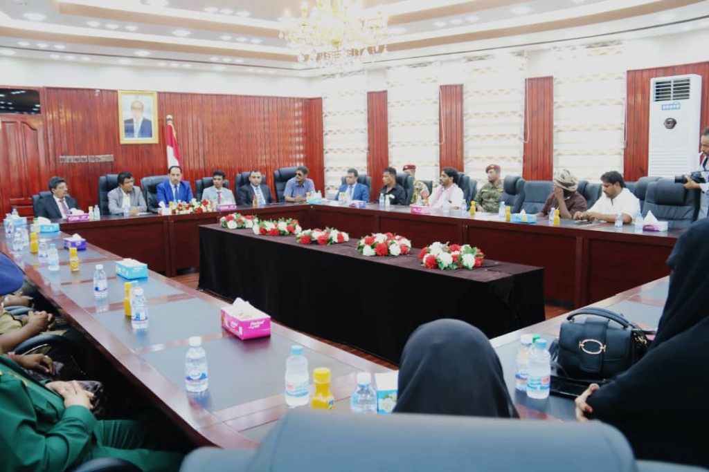 وزير الشباب والرياضة خلال الاجتماع