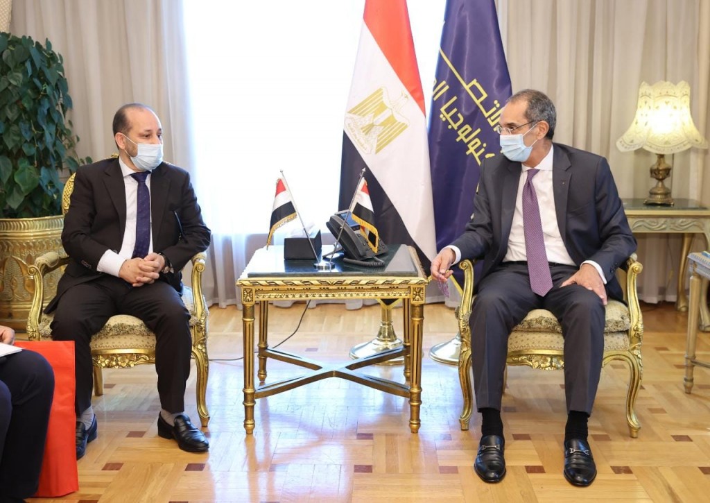 وزير الاتصالات وتقنية المعلومات  خلال اللقاء