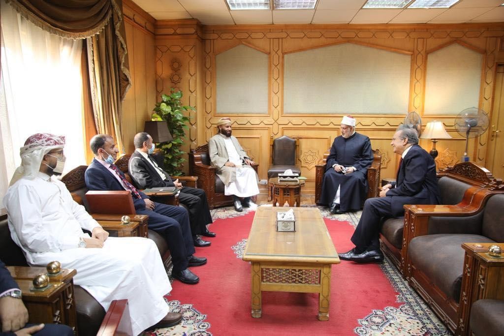 وزير الأوقاف خلال اللقاء