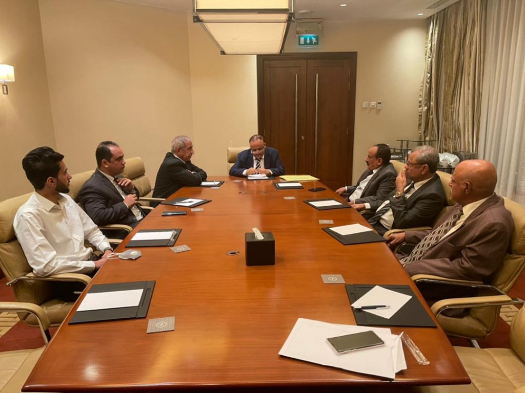 وزير النقل خلال اللقاء