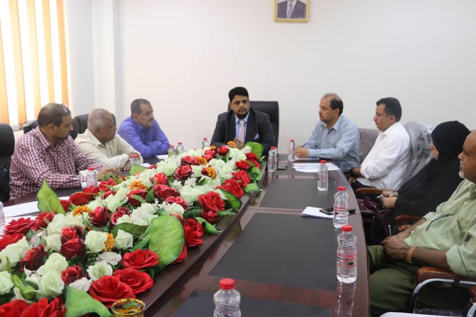 وزير الكهرباء خلال اللقاء