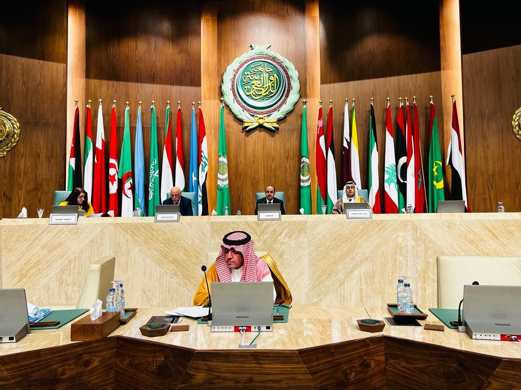 وزير الإعلام يترأس مجلس وزراء السياحة