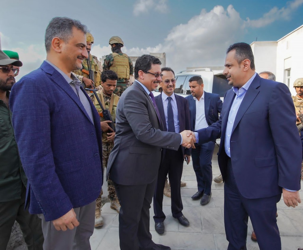 رئيس الوزراء خلال زيارته مبنى ديوان وزارة الخارجية
