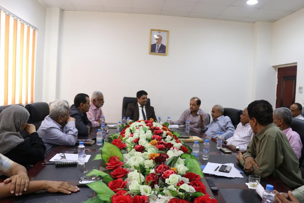 وزير الكهرباء خلال اللقاء