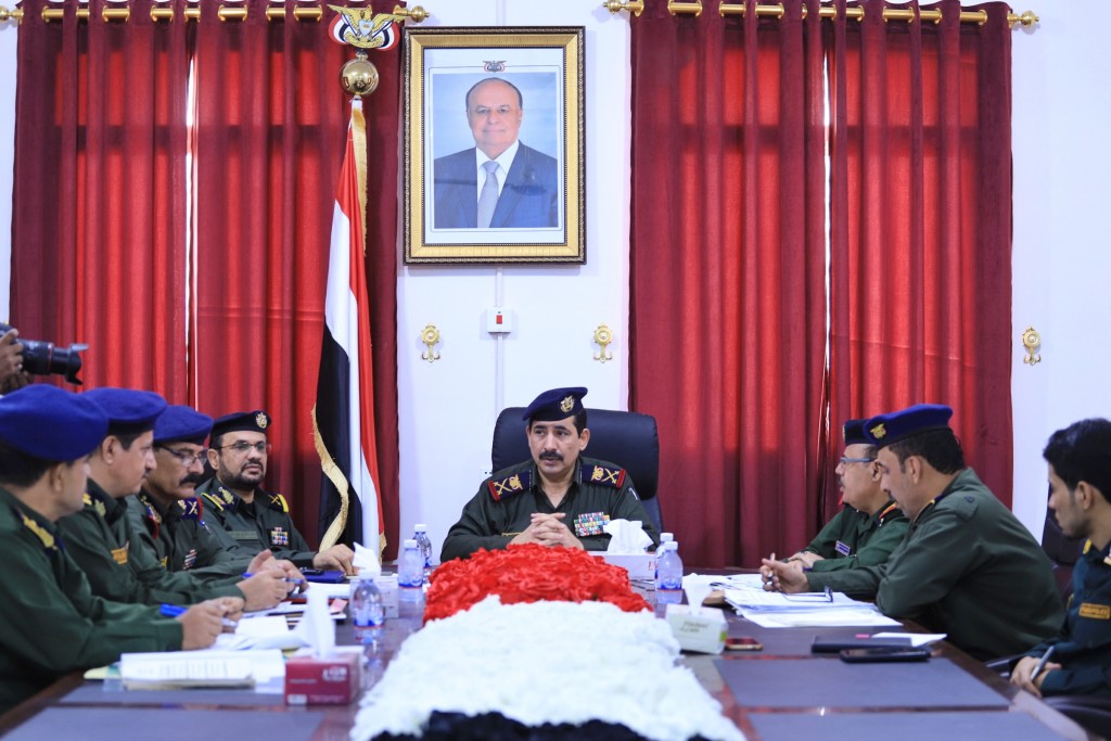 وزير الداخلية خلال الاجتماع
