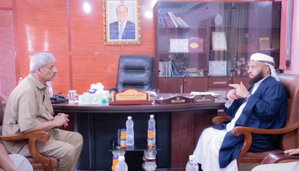 وزير الأوقاف مع محافظ لحج