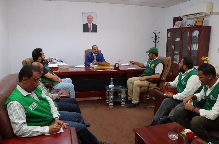 وزير الشؤون الإجتماعية والعمل خلال اللقاء