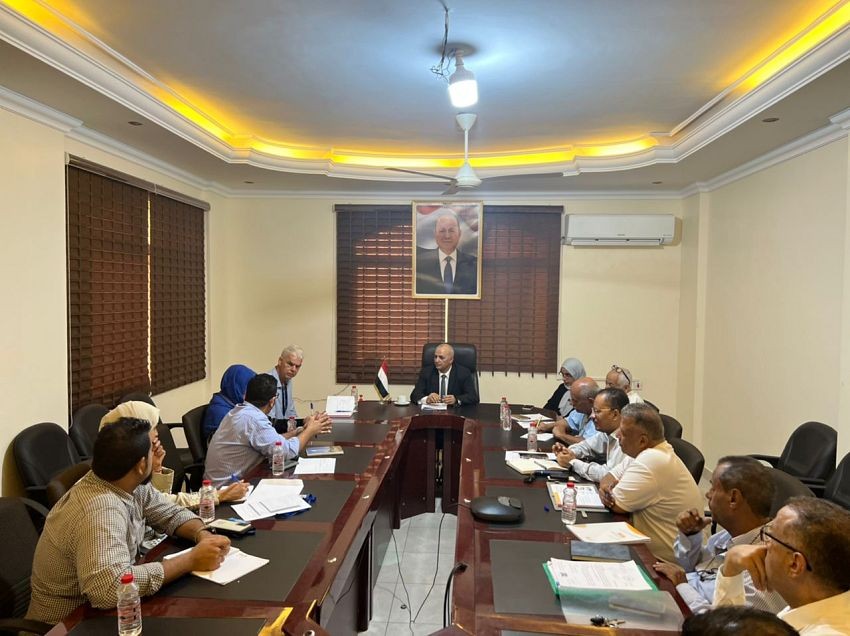 وزير المياه والبيئة خلال لقائه منظمة زوا الهولندية