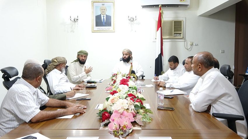 وزير الأوقاف خلال الاجتماع