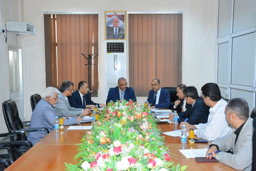وزير التخطيط خلال اللقاء