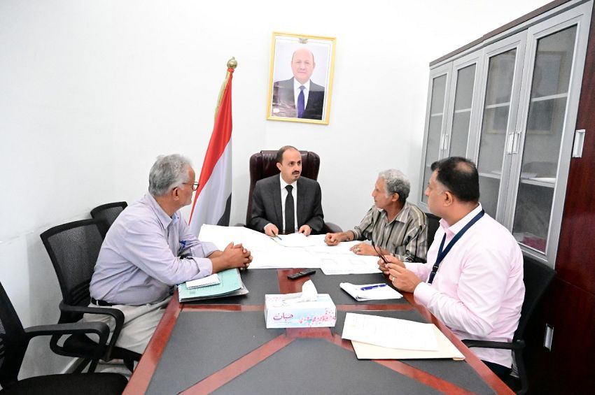 وزير الإعلام خلال اللقاء