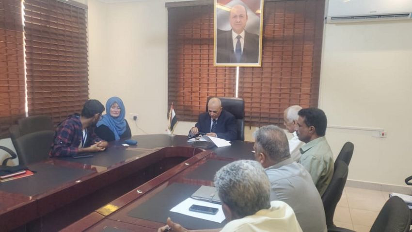 وزير المياه والبيئة خلال اللقاء