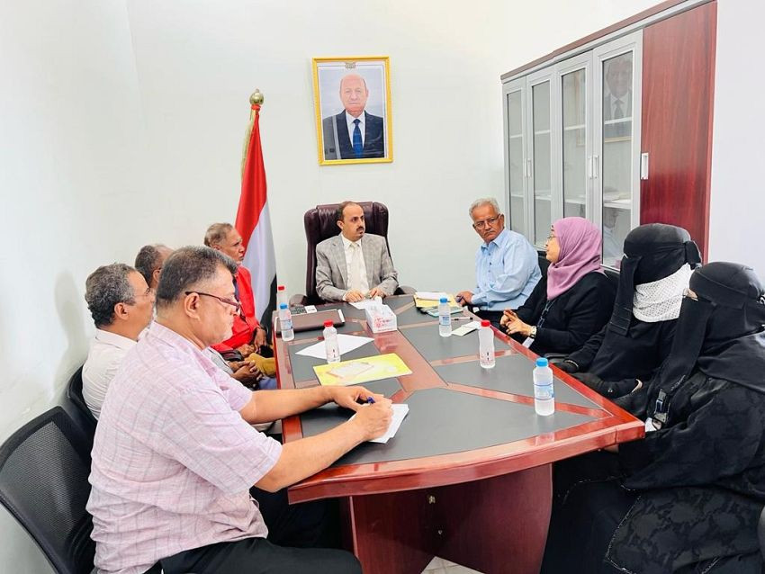 الارياني خلال اللقاء