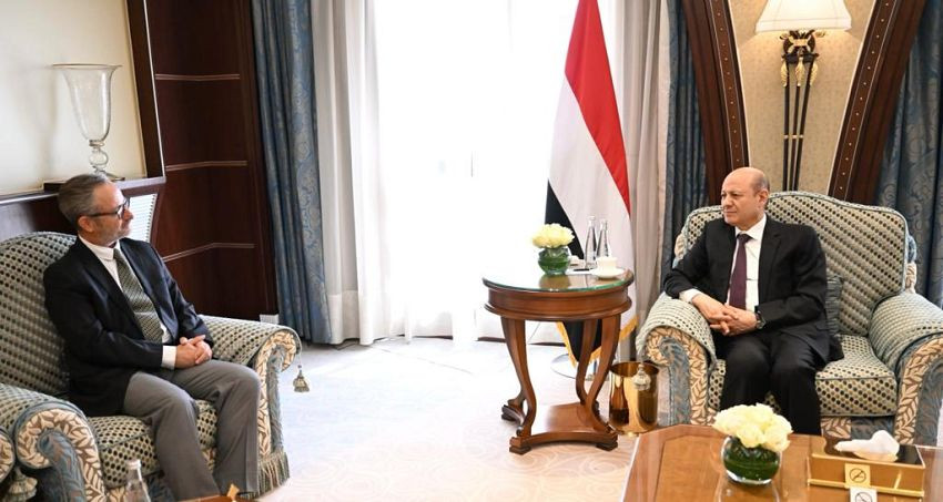 رئيس مجلس القيادة الرئاسي خلال اللقاء