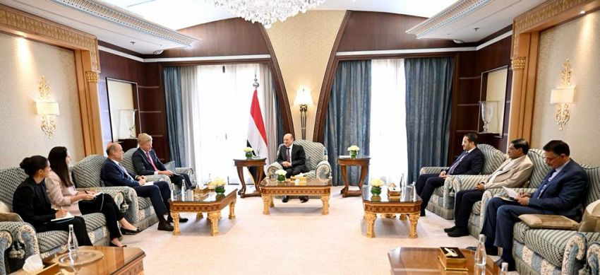 رئيس مجلس القيادة الرئاسي خلال اللقاء