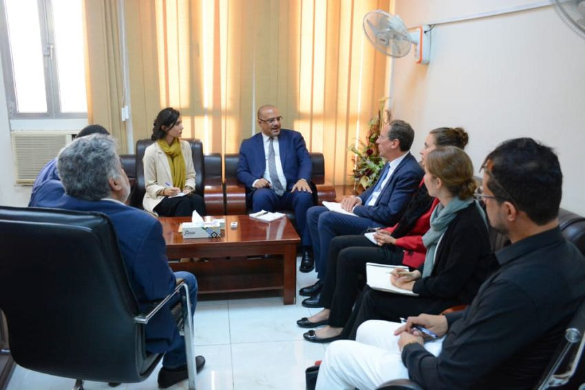 وزير التخطيط خلال اللقاء