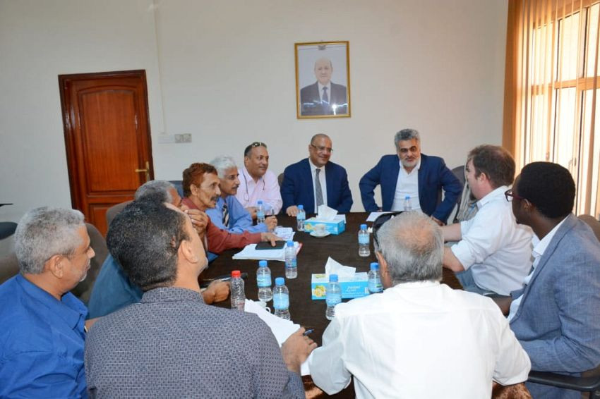 وزير التخطيط خلال اللقاء