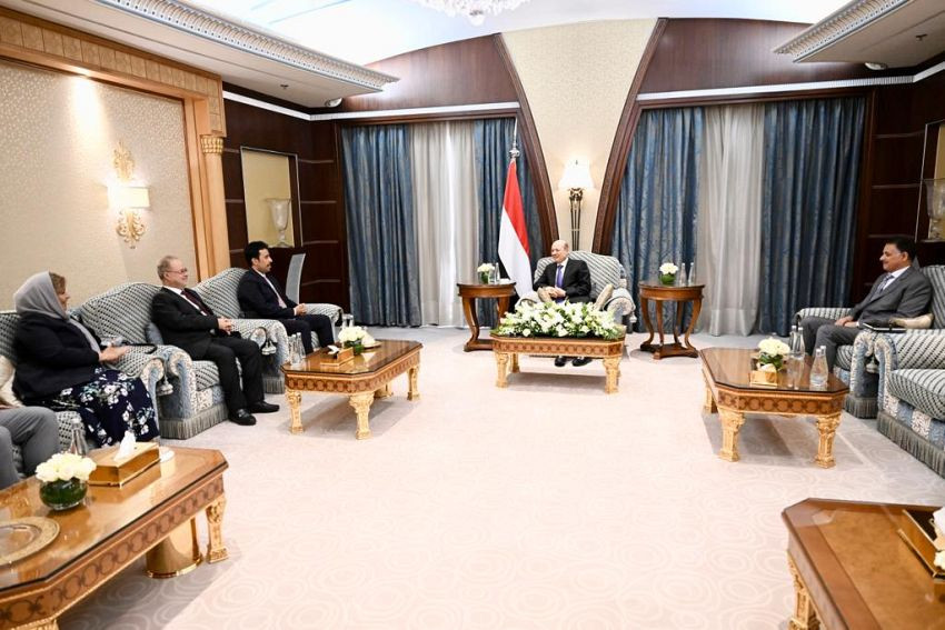 رئيس مجلس القيادة الرئاسي خلال اللقاء