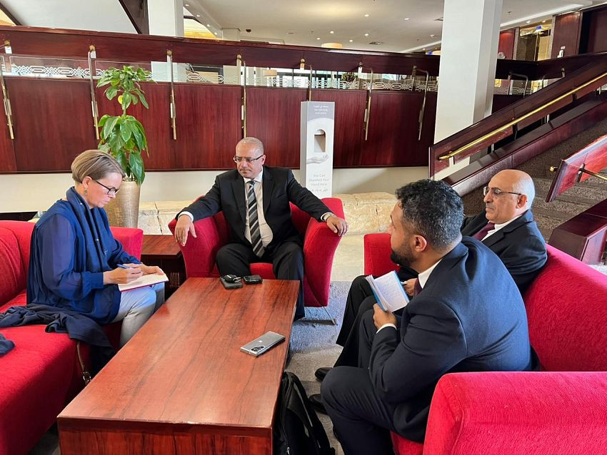 وزير التخطيط خلال اللقاء