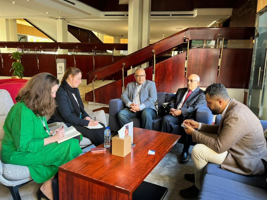 وزير التخطيط خلال اللقاء