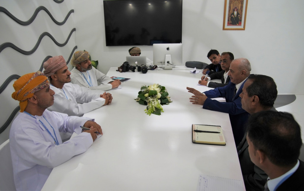الشرجبي يناقش مع السلطات البيئة العمانية تنفيذ مشاريع مشتركة مع صندوق المناخ الأخضر